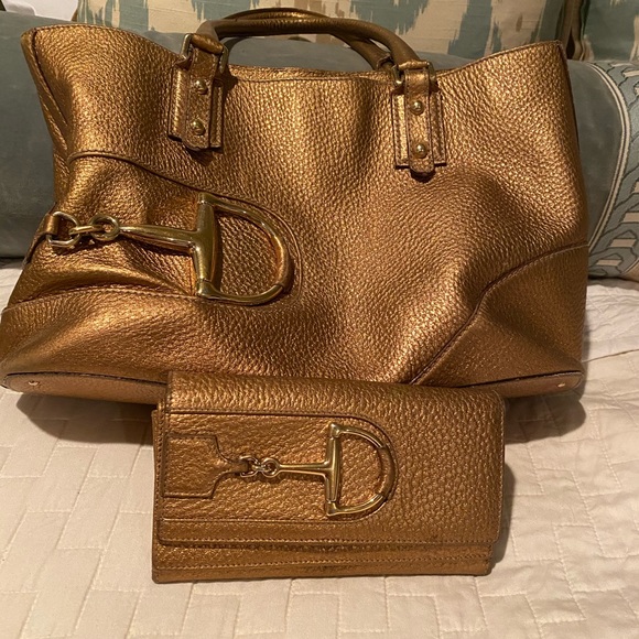 Gucci Handbags - Authentic Gucci Purse and Wallet